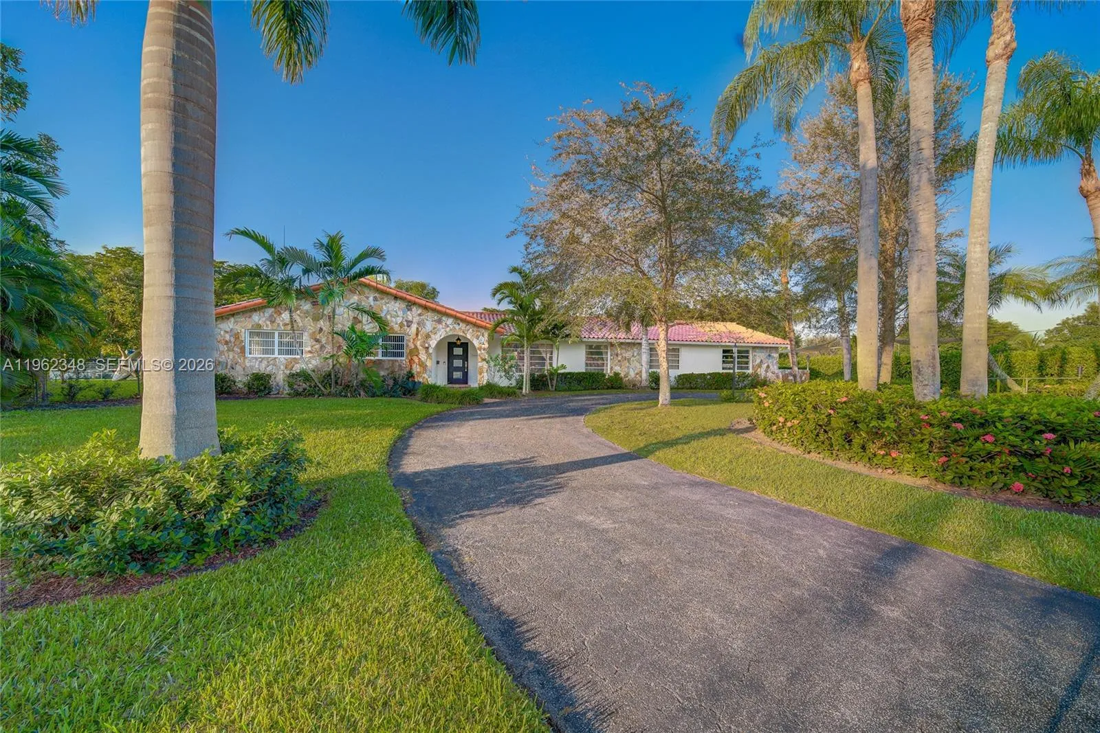 7460 Sw 109th Ter, Pinecrest, Florida 33156, Pinecrest, Florida 33156, 4 Bedrooms Bedrooms, ,3 BathroomsBathrooms,Residential Lease,For Rent,7460 Sw 109th Ter, Pinecrest, Florida 33156,A11962348