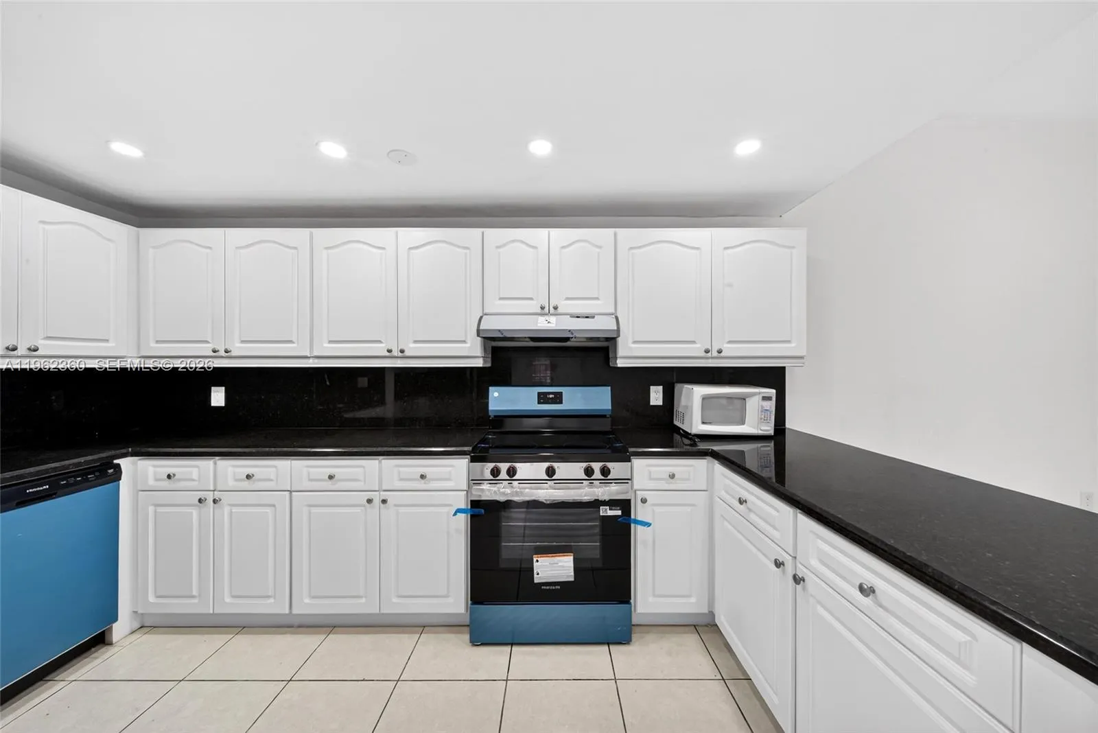 1285 W 42nd Pl, Hialeah, Florida 33012, Hialeah, Florida 33012, 4 Bedrooms Bedrooms, ,3 BathroomsBathrooms,Residential,For Sale,1285 W 42nd Pl, Hialeah, Florida 33012,A11962360
