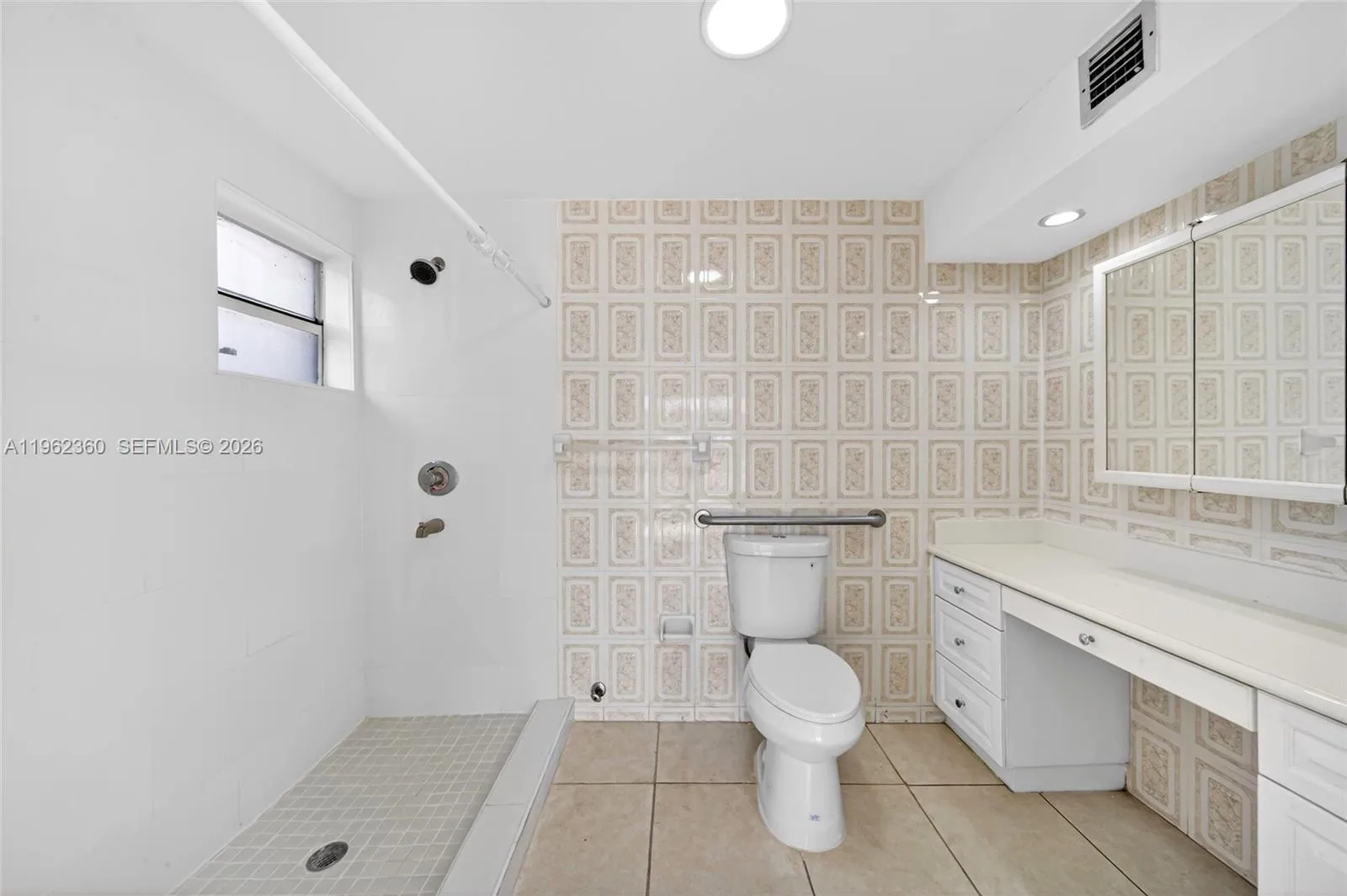 1285 W 42nd Pl, Hialeah, Florida 33012, Hialeah, Florida 33012, 4 Bedrooms Bedrooms, ,3 BathroomsBathrooms,Residential,For Sale,1285 W 42nd Pl, Hialeah, Florida 33012,A11962360