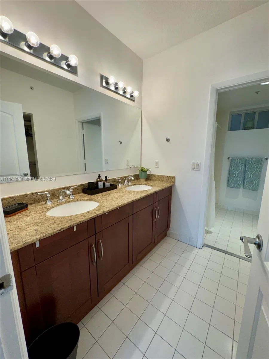7275 Sw 90th Way 301, Miami, Florida 33156, Miami, Florida 33156, 3 Bedrooms Bedrooms, ,3 BathroomsBathrooms,Residential Lease,For Rent,7275 Sw 90th Way 301, Miami, Florida 33156,A11962053