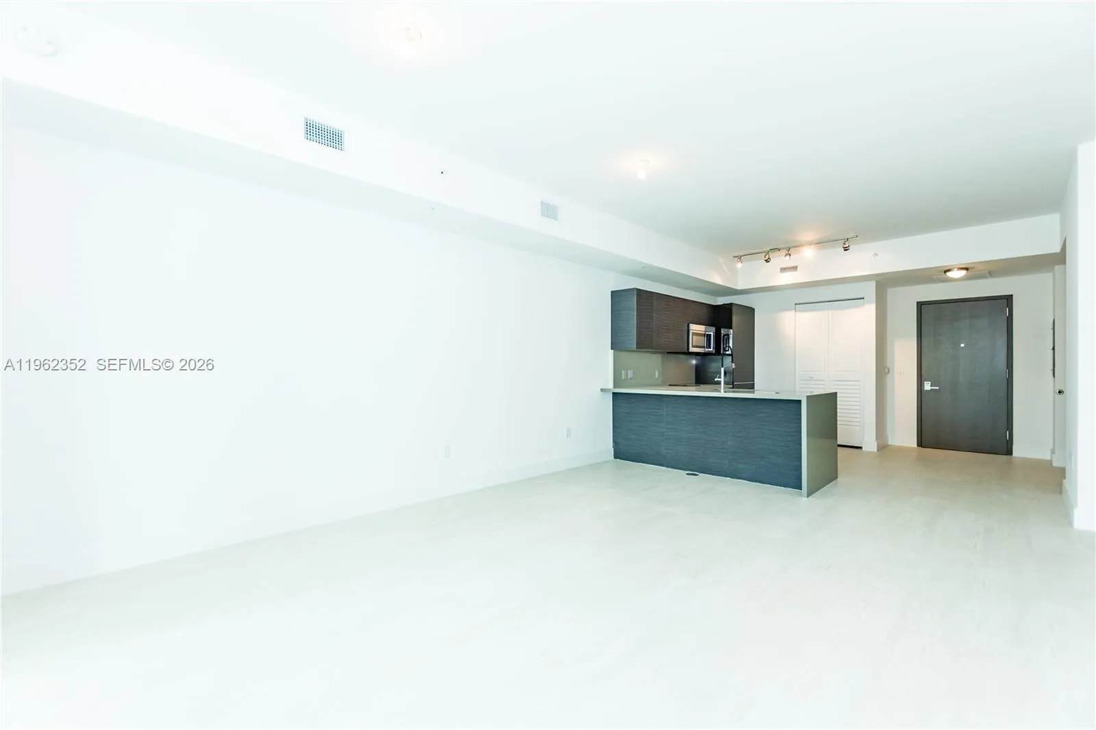1080 Brickell Ave 1706, Miami, Florida 33131, Miami, Florida 33131, 1 Bedroom Bedrooms, ,1 BathroomBathrooms,Residential,For Sale,1080 Brickell Ave 1706, Miami, Florida 33131,A11962352