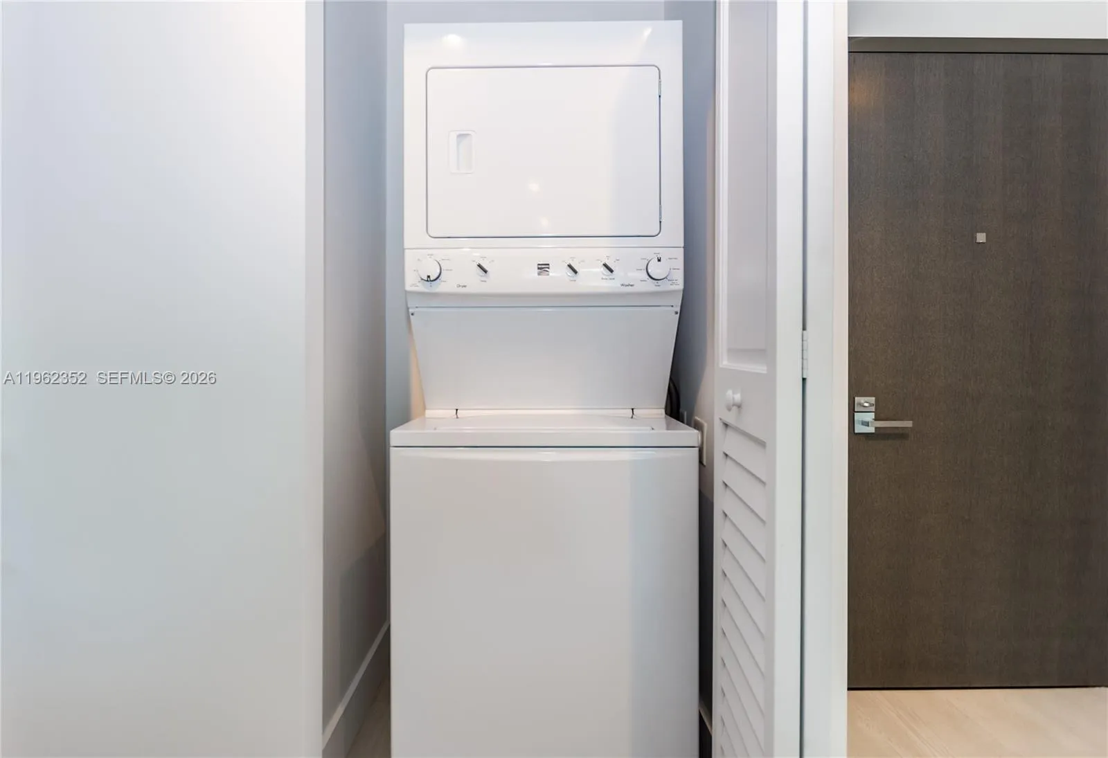 1080 Brickell Ave 1706, Miami, Florida 33131, Miami, Florida 33131, 1 Bedroom Bedrooms, ,1 BathroomBathrooms,Residential,For Sale,1080 Brickell Ave 1706, Miami, Florida 33131,A11962352