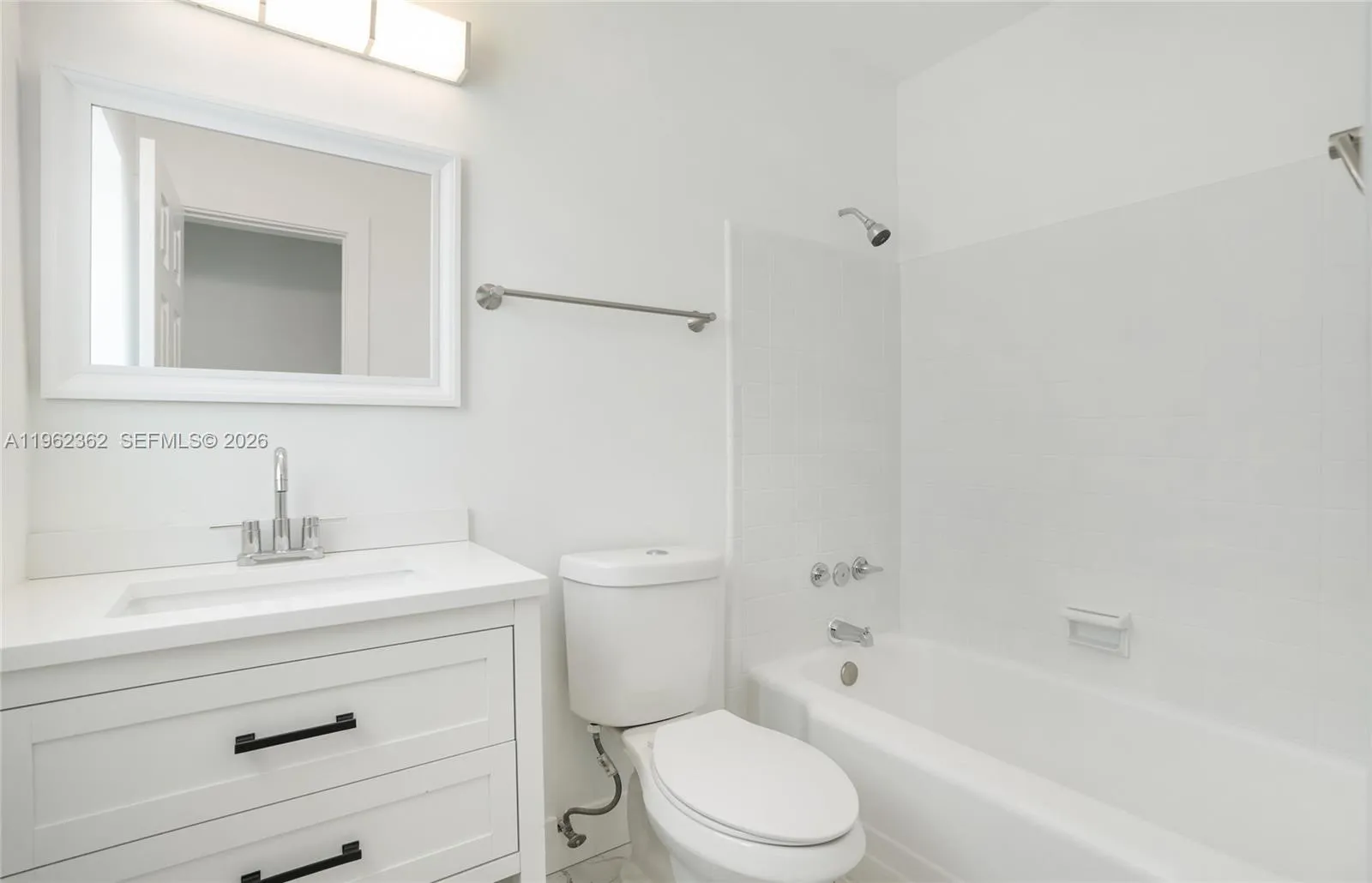 3 bed | 1 bath Bathroom