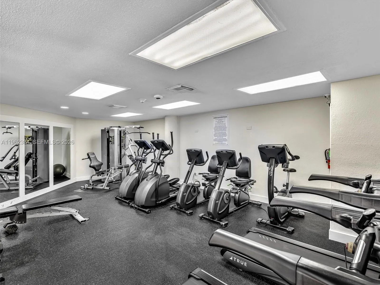 101 Crandon Blvd 479, Key Biscayne, Florida 33149, Key Biscayne, Florida 33149, 2 Bedrooms Bedrooms, ,2 BathroomsBathrooms,Residential Lease,For Rent,101 Crandon Blvd 479, Key Biscayne, Florida 33149,A11962334
