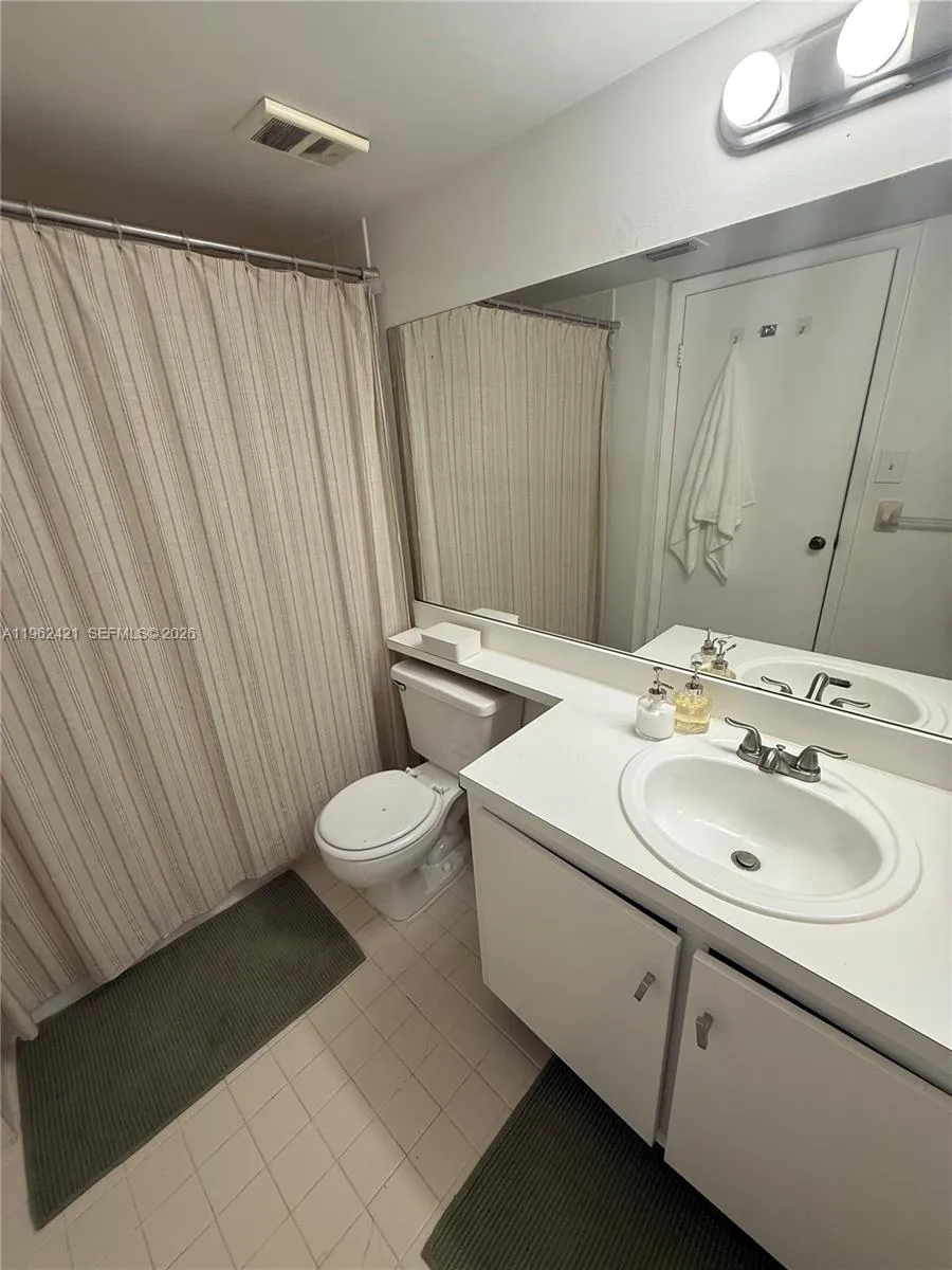 510 S Park Rd 10-14, Hollywood, Florida 33021, Hollywood, Florida 33021, 1 Bedroom Bedrooms, ,1 BathroomBathrooms,Residential,For Sale,510 S Park Rd 10-14, Hollywood, Florida 33021,A11962421