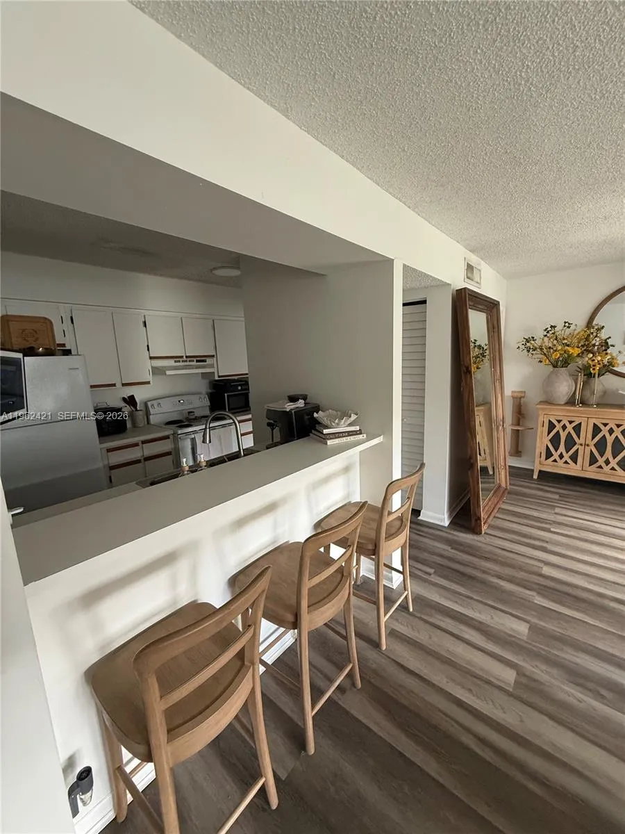 510 S Park Rd 10-14, Hollywood, Florida 33021, Hollywood, Florida 33021, 1 Bedroom Bedrooms, ,1 BathroomBathrooms,Residential,For Sale,510 S Park Rd 10-14, Hollywood, Florida 33021,A11962421