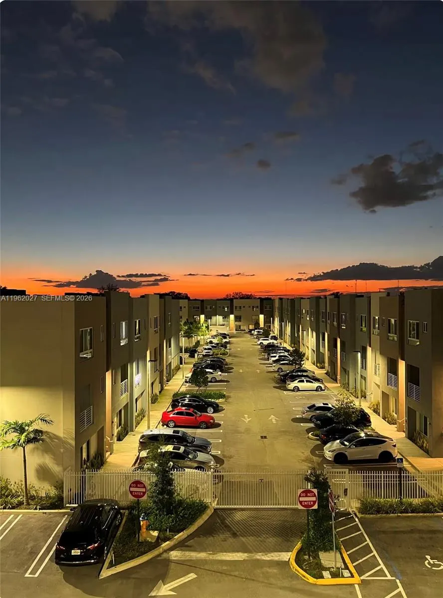 19380 Ne 26th Ave 205, Miami, Florida 33180, Miami, Florida 33180, 1 Bedroom Bedrooms, ,1 BathroomBathrooms,Residential,For Sale,19380 Ne 26th Ave 205, Miami, Florida 33180,A11962027