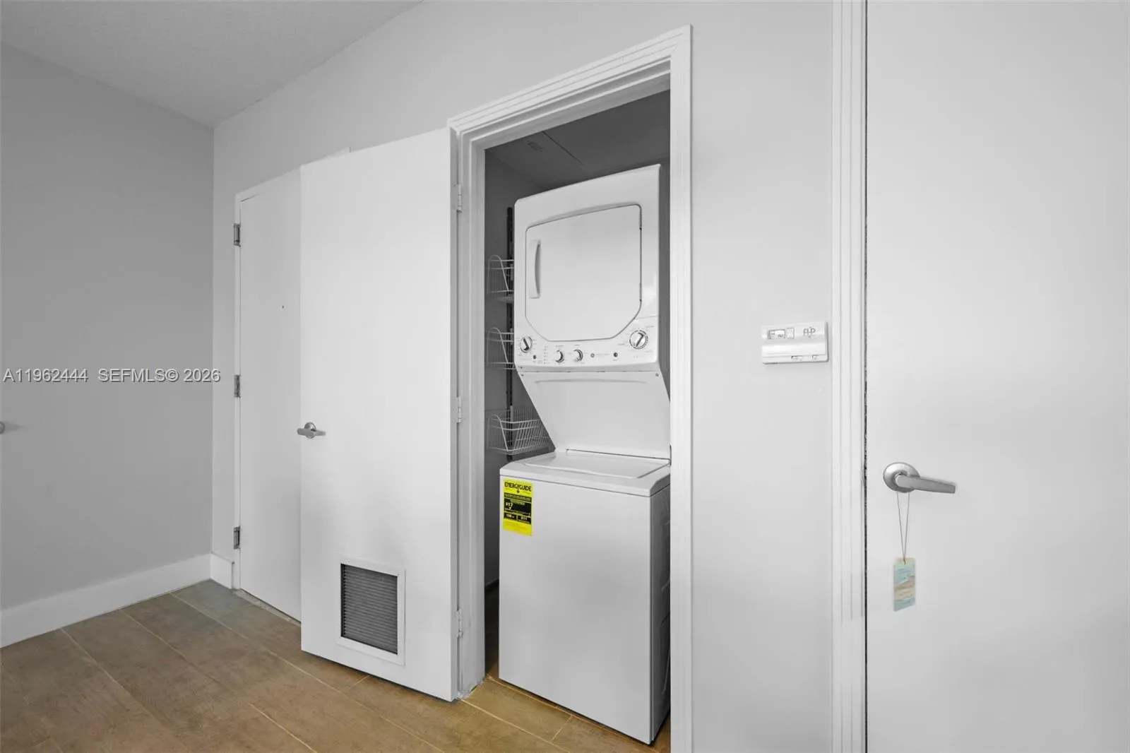 9066 Sw 73rd Ct 2002, Miami, Florida 33156, Miami, Florida 33156, 1 Bedroom Bedrooms, ,1 BathroomBathrooms,Residential,For Sale,9066 Sw 73rd Ct 2002, Miami, Florida 33156,A11962444