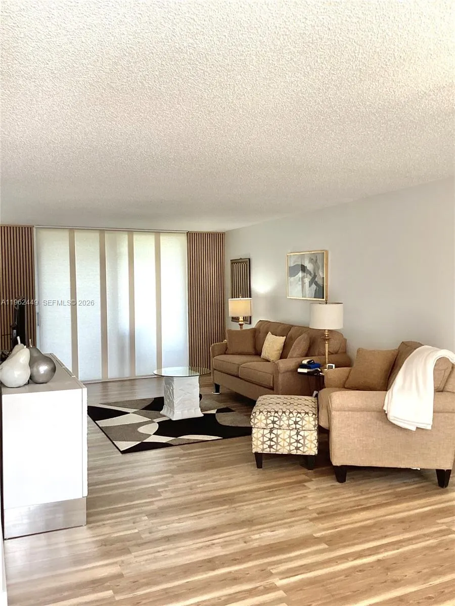 9423 S Hollybrook Lake Dr 106, Pembroke Pines, Flo, Pembroke Pines, Florida 33025, 1 Bedroom Bedrooms, ,1 BathroomBathrooms,Residential,For Sale,9423 S Hollybrook Lake Dr 106, Pembroke Pines, Flo,A11962449