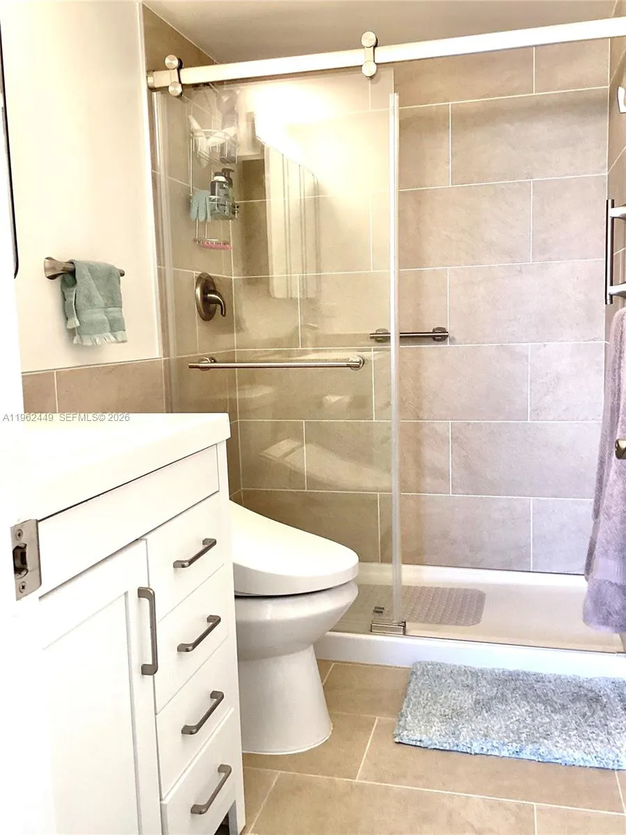 9423 S Hollybrook Lake Dr 106, Pembroke Pines, Flo, Pembroke Pines, Florida 33025, 1 Bedroom Bedrooms, ,1 BathroomBathrooms,Residential,For Sale,9423 S Hollybrook Lake Dr 106, Pembroke Pines, Flo,A11962449