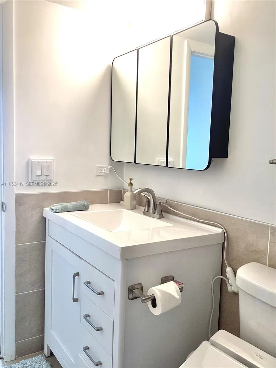 9423 S Hollybrook Lake Dr 106, Pembroke Pines, Flo, Pembroke Pines, Florida 33025, 1 Bedroom Bedrooms, ,1 BathroomBathrooms,Residential,For Sale,9423 S Hollybrook Lake Dr 106, Pembroke Pines, Flo,A11962449