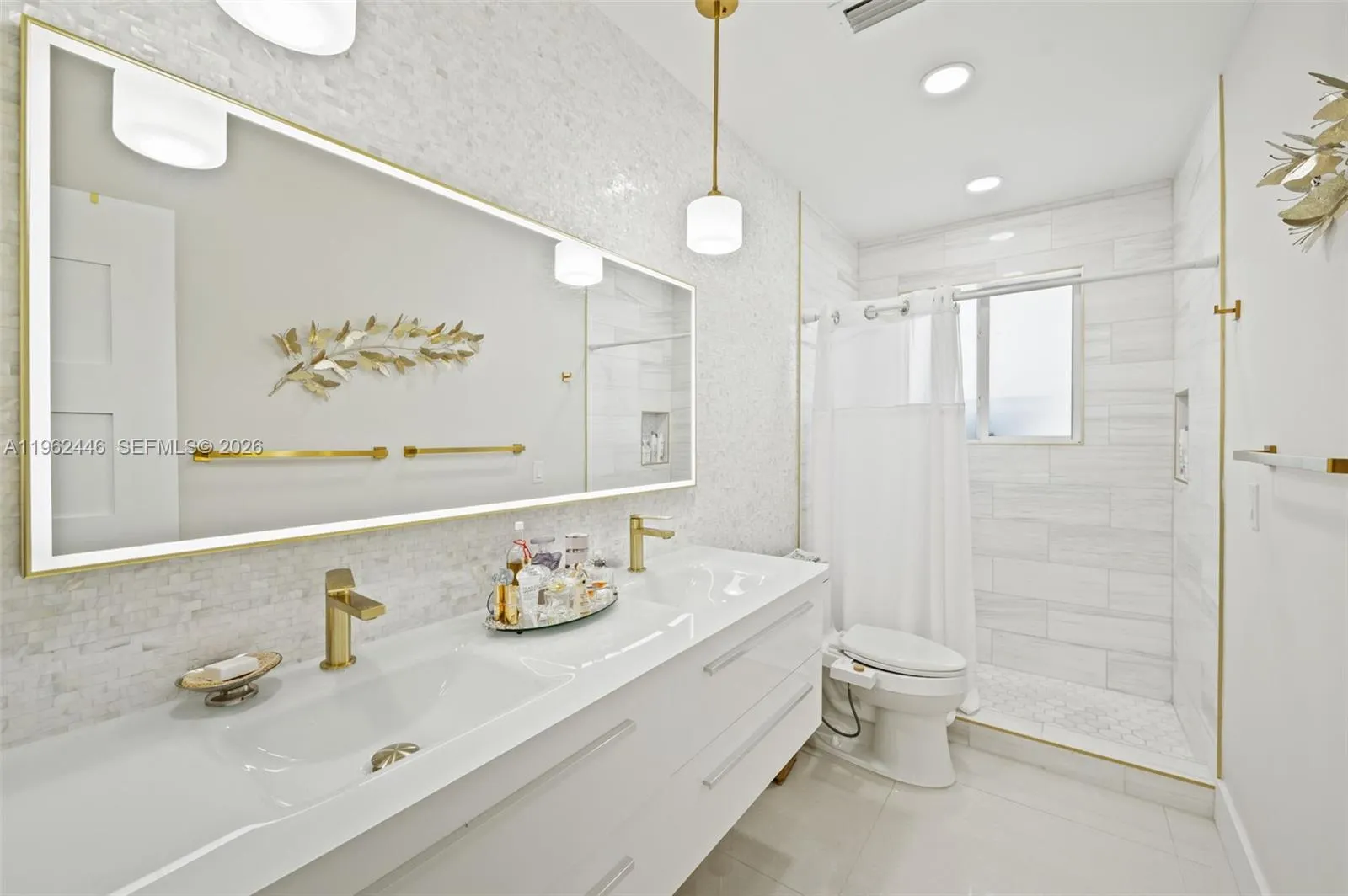 16140 Aberdeen Way, Miami Lakes, Florida 33014, Miami Lakes, Florida 33014, 3 Bedrooms Bedrooms, ,2 BathroomsBathrooms,Residential,For Sale,16140 Aberdeen Way, Miami Lakes, Florida 33014,A11962446