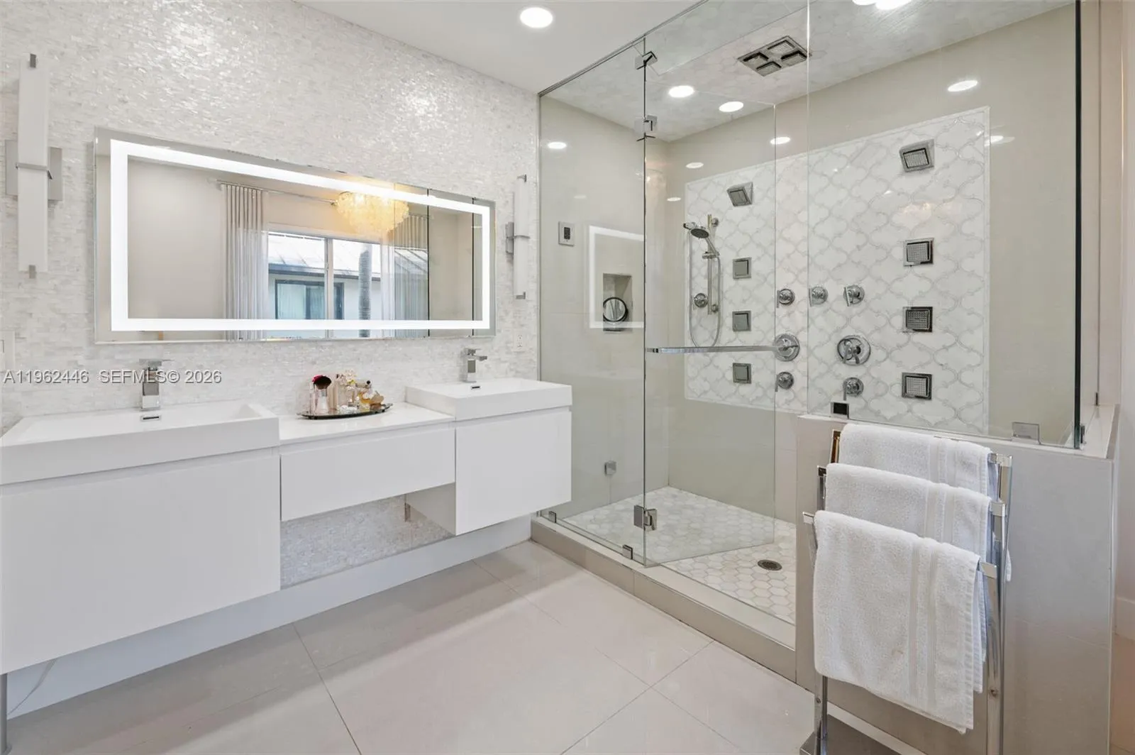 16140 Aberdeen Way, Miami Lakes, Florida 33014, Miami Lakes, Florida 33014, 3 Bedrooms Bedrooms, ,2 BathroomsBathrooms,Residential,For Sale,16140 Aberdeen Way, Miami Lakes, Florida 33014,A11962446