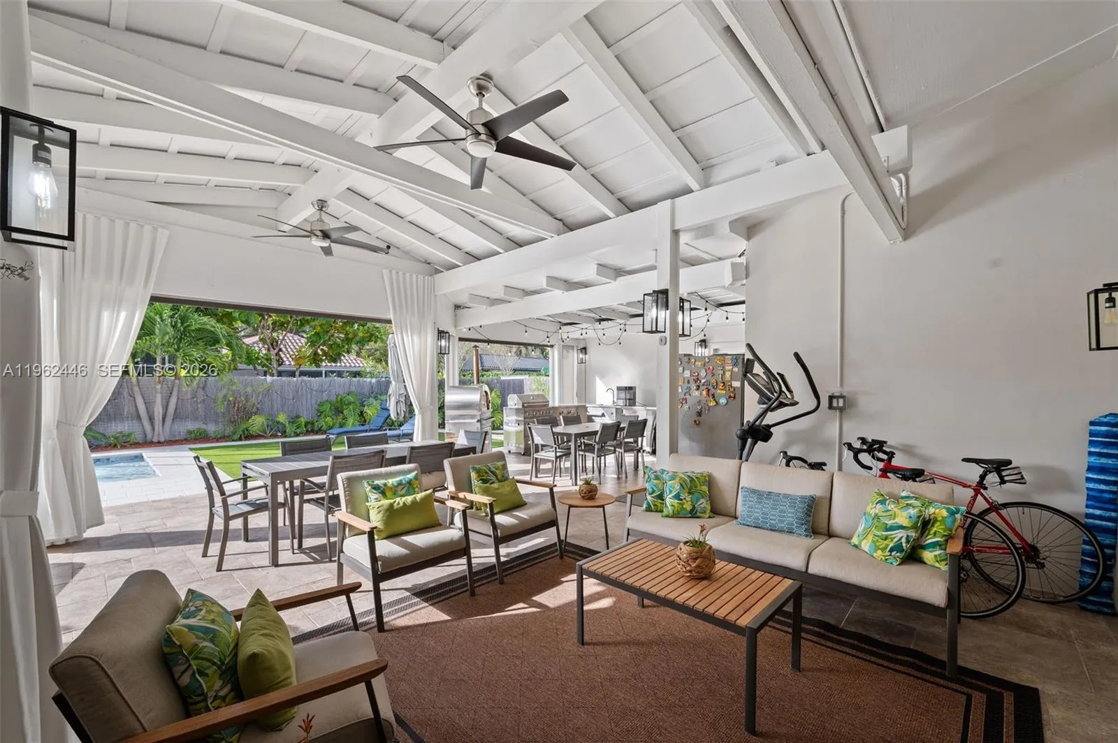 16140 Aberdeen Way, Miami Lakes, Florida 33014, Miami Lakes, Florida 33014, 3 Bedrooms Bedrooms, ,2 BathroomsBathrooms,Residential,For Sale,16140 Aberdeen Way, Miami Lakes, Florida 33014,A11962446