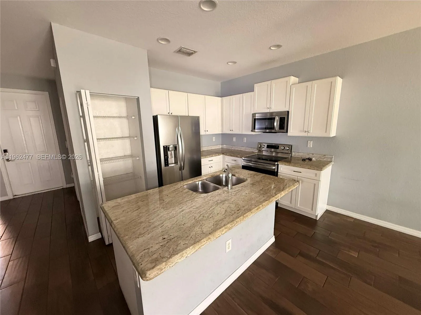 1040 Nw 33rd Ct 1040, Pompano Beach, Florida 33064, Pompano Beach, Florida 33064, 3 Bedrooms Bedrooms, ,2 BathroomsBathrooms,Residential Lease,For Rent,1040 Nw 33rd Ct 1040, Pompano Beach, Florida 33064,A11962477