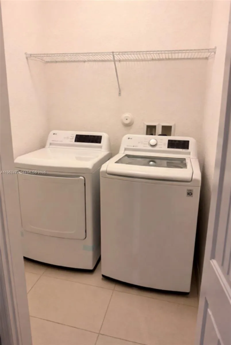 1040 Nw 33rd Ct 1040, Pompano Beach, Florida 33064, Pompano Beach, Florida 33064, 3 Bedrooms Bedrooms, ,2 BathroomsBathrooms,Residential Lease,For Rent,1040 Nw 33rd Ct 1040, Pompano Beach, Florida 33064,A11962477