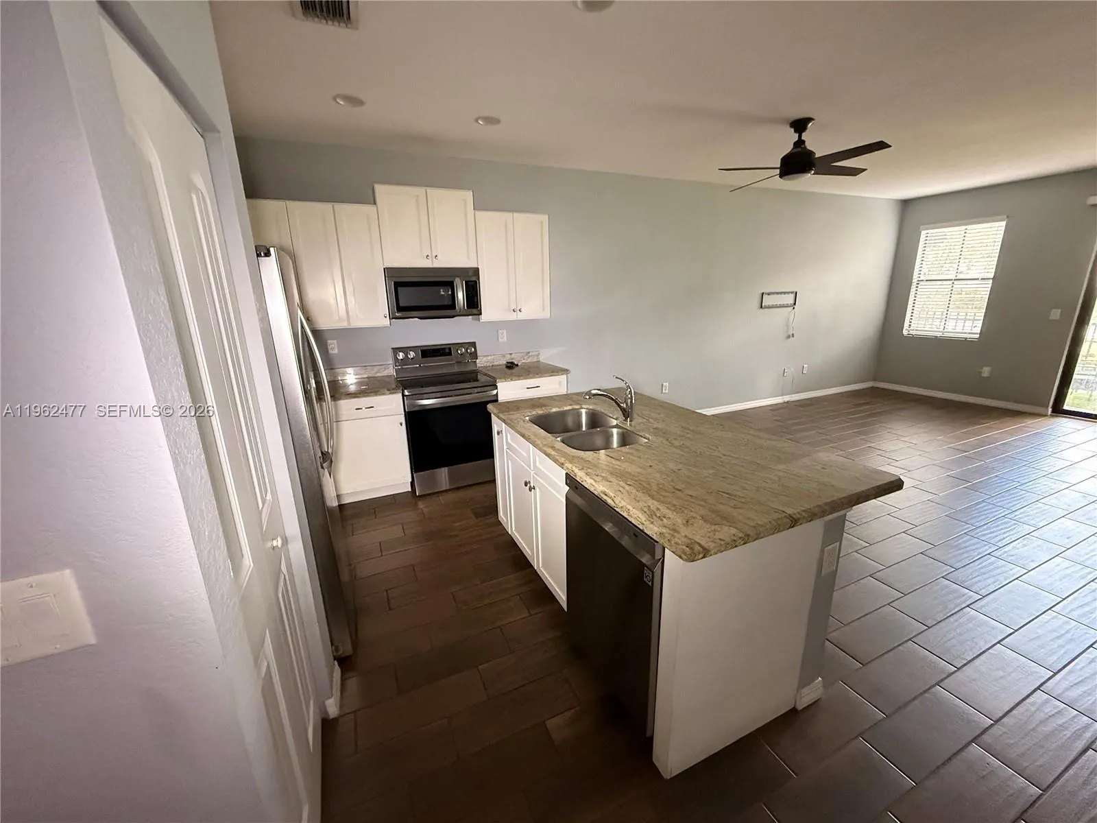 1040 Nw 33rd Ct 1040, Pompano Beach, Florida 33064, Pompano Beach, Florida 33064, 3 Bedrooms Bedrooms, ,2 BathroomsBathrooms,Residential Lease,For Rent,1040 Nw 33rd Ct 1040, Pompano Beach, Florida 33064,A11962477