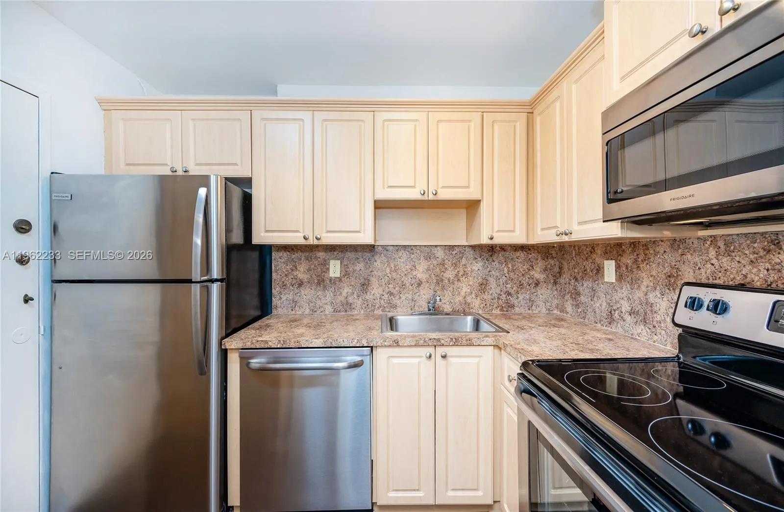 2899 Collins Ave 1505, Miami Beach, Florida 33140, Miami Beach, Florida 33140, 1 Bedroom Bedrooms, ,1 BathroomBathrooms,Residential,For Sale,2899 Collins Ave 1505, Miami Beach, Florida 33140,A11962233