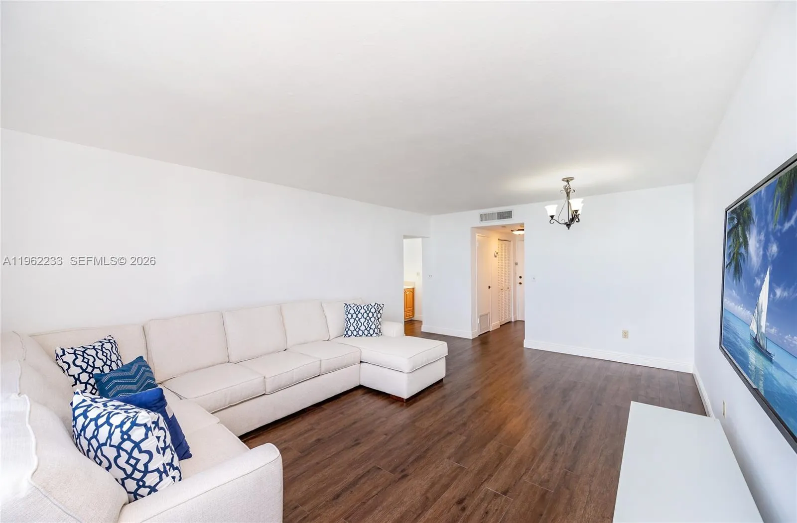 2899 Collins Ave 1505, Miami Beach, Florida 33140, Miami Beach, Florida 33140, 1 Bedroom Bedrooms, ,1 BathroomBathrooms,Residential,For Sale,2899 Collins Ave 1505, Miami Beach, Florida 33140,A11962233