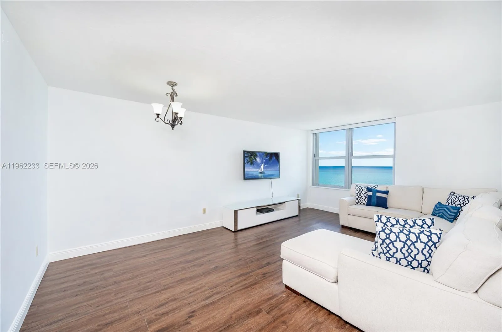 2899 Collins Ave 1505, Miami Beach, Florida 33140, Miami Beach, Florida 33140, 1 Bedroom Bedrooms, ,1 BathroomBathrooms,Residential,For Sale,2899 Collins Ave 1505, Miami Beach, Florida 33140,A11962233