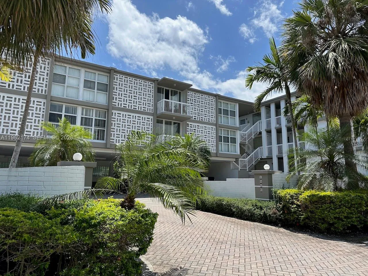 1080 99th St 322, Bay Harbor Islands, Florida 3315, Bay Harbor Islands, Florida 33154, 1 Bedroom Bedrooms, ,1 BathroomBathrooms,Residential Lease,For Rent,1080 99th St 322, Bay Harbor Islands, Florida 3315,A11962174