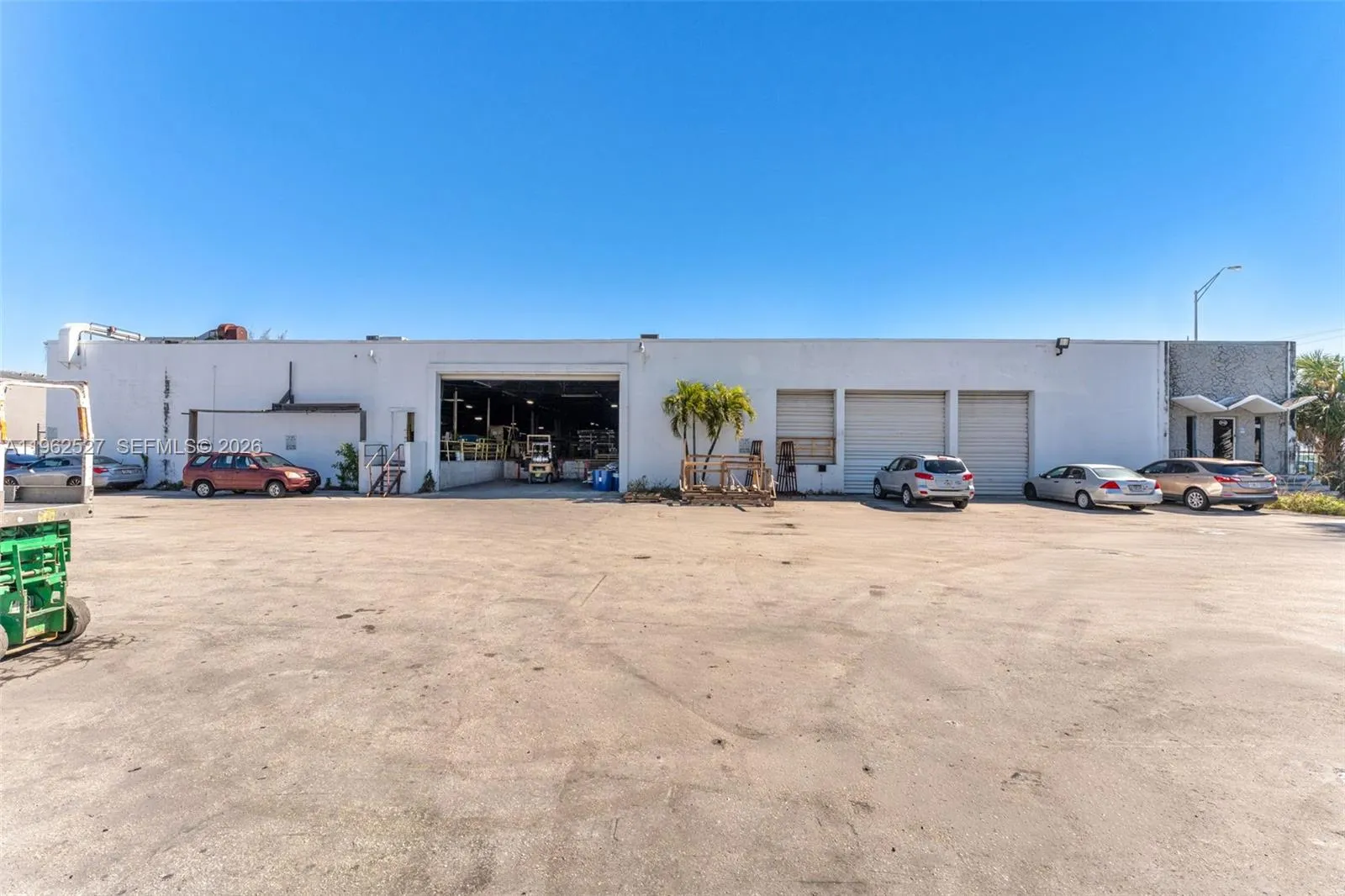 315 W 75th Pl, Hialeah, Florida 33014, Hialeah, Florida 33014, ,Commercial Lease,For Rent,315 W 75th Pl, Hialeah, Florida 33014,A11962527