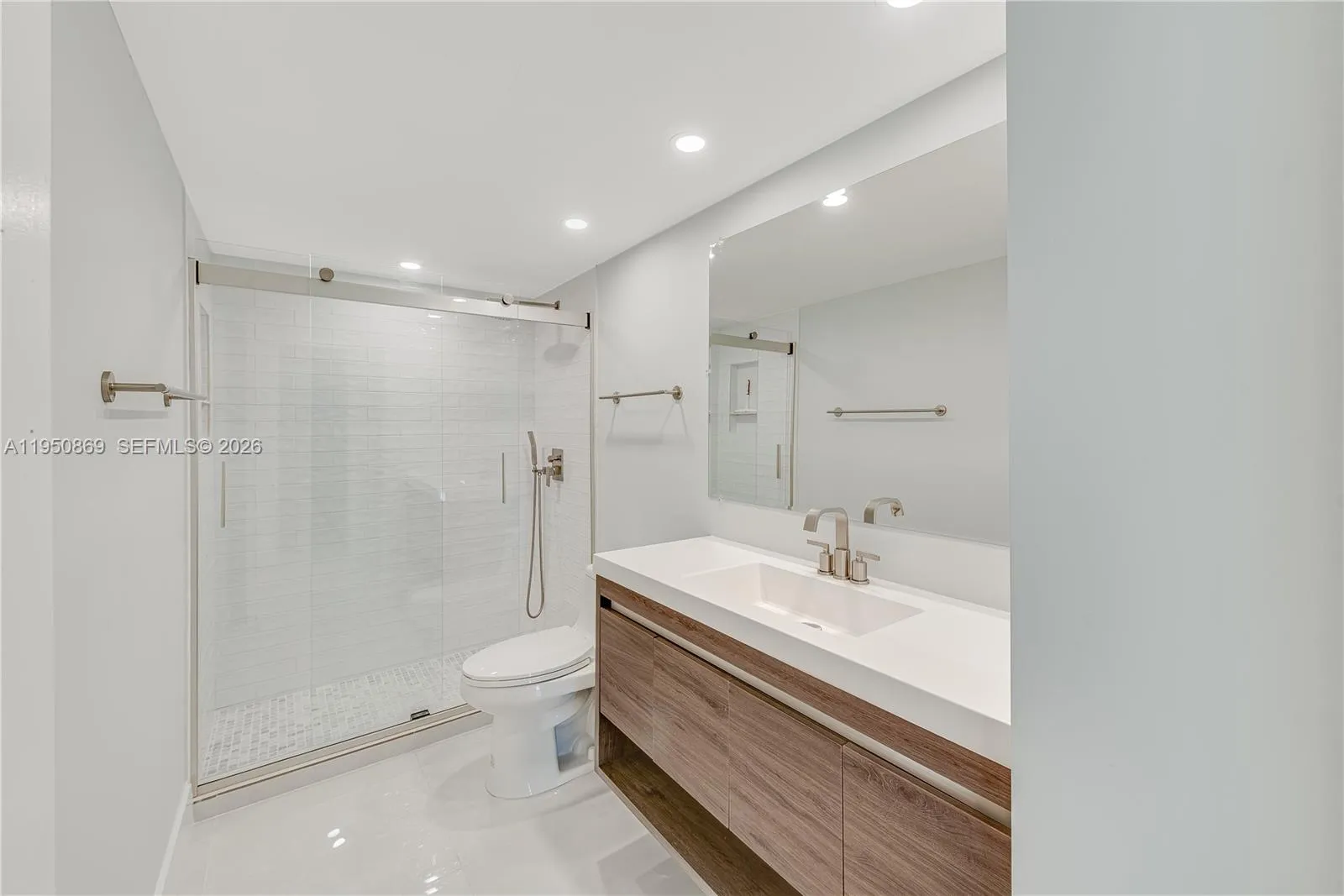 1121 Crandon Blvd F601, Key Biscayne, Florida 3314, Key Biscayne, Florida 33149, 3 Bedrooms Bedrooms, ,2 BathroomsBathrooms,Residential Lease,For Rent,1121 Crandon Blvd F601, Key Biscayne, Florida 3314,A11950869