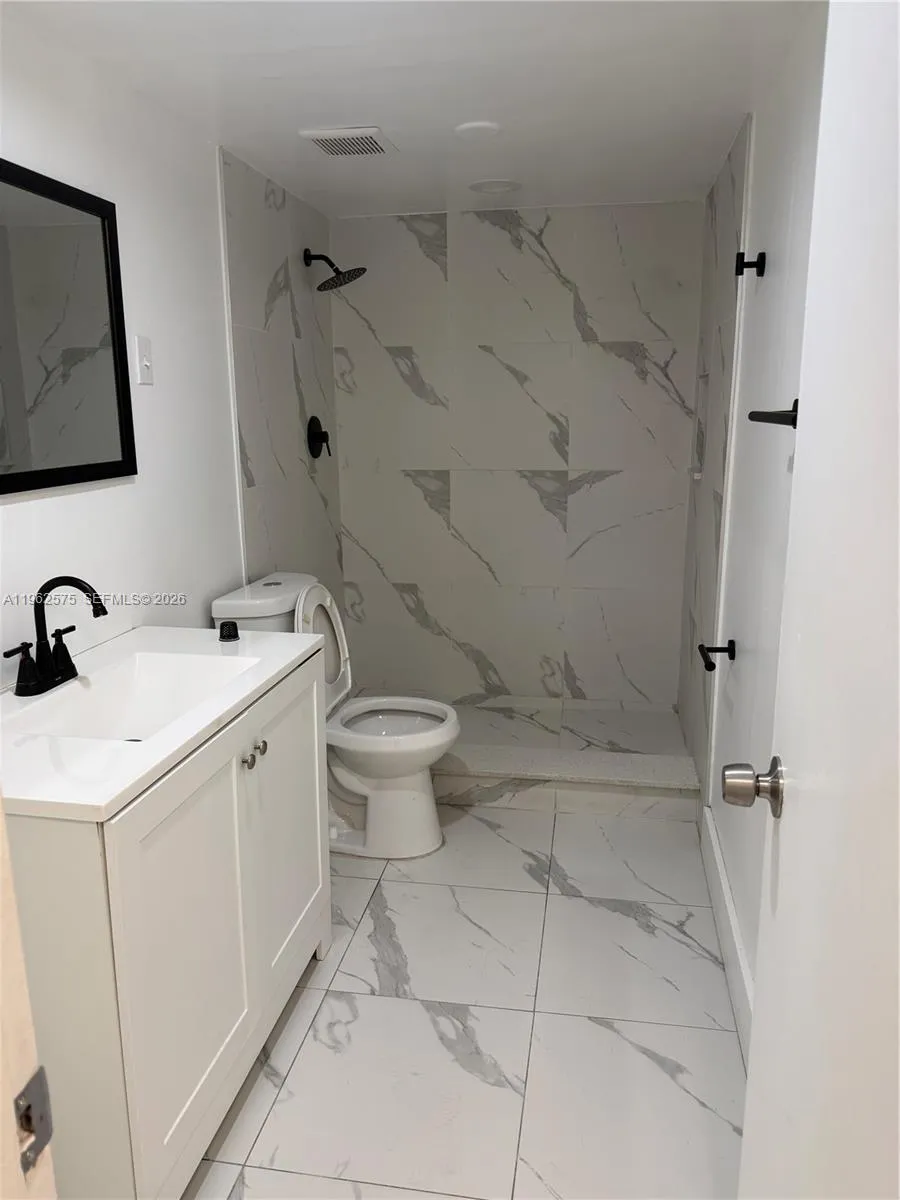 6190 W 19th Ave 303, Hialeah, Florida 33012, Hialeah, Florida 33012, 2 Bedrooms Bedrooms, ,2 BathroomsBathrooms,Residential Lease,For Rent,6190 W 19th Ave 303, Hialeah, Florida 33012,A11962575