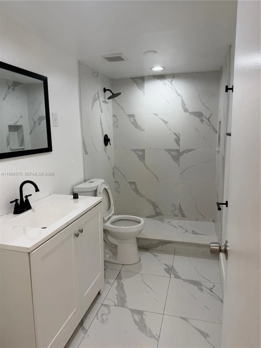 6190 W 19th Ave 303, Hialeah, Florida 33012, Hialeah, Florida 33012, 2 Bedrooms Bedrooms, ,2 BathroomsBathrooms,Residential Lease,For Rent,6190 W 19th Ave 303, Hialeah, Florida 33012,A11962575