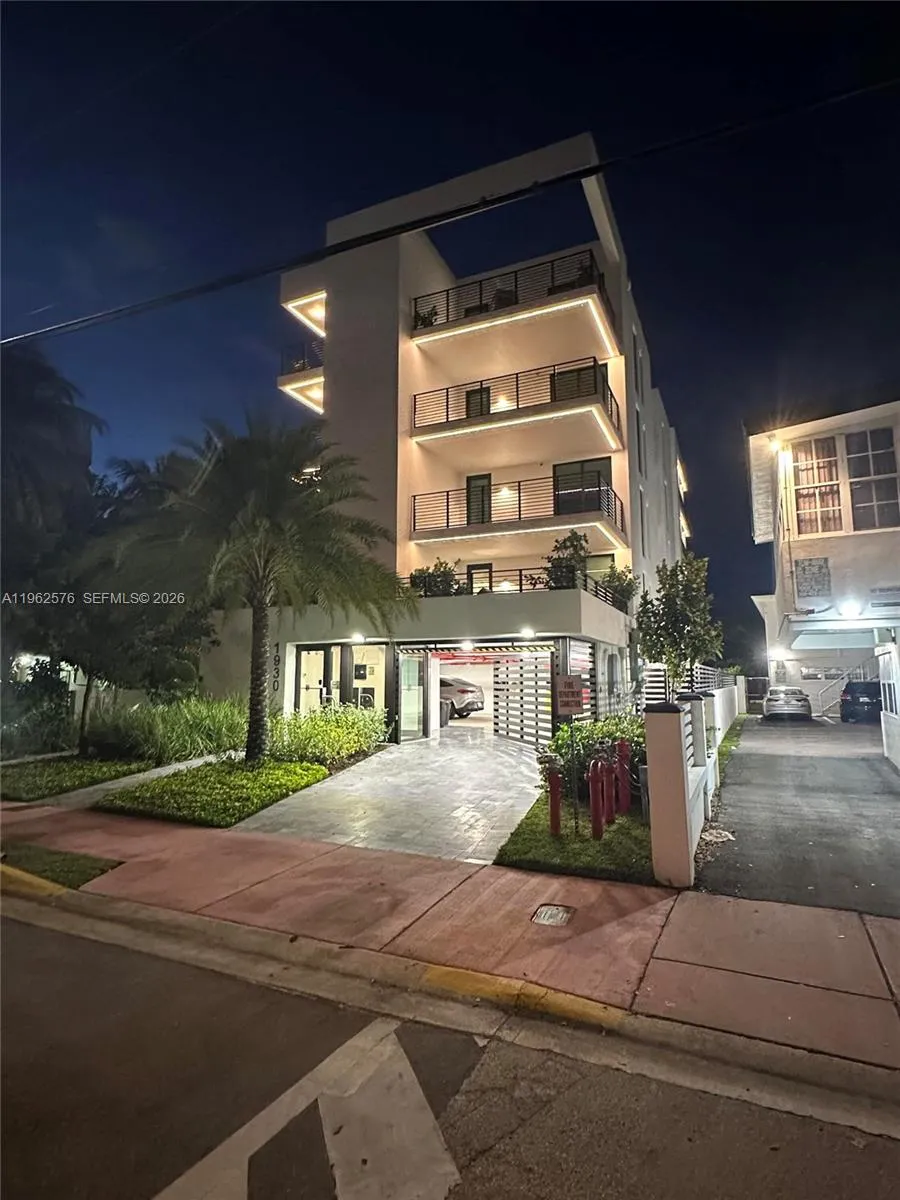 1930 Bay Dr Fith Level Un 0, Miami Beach, Florida, Miami Beach, Florida 33141, 3 Bedrooms Bedrooms, 8 Rooms Rooms,3 BathroomsBathrooms,Residential,For Sale,1930 Bay Dr Fith Level Un 0, Miami Beach, Florida ,A11962576