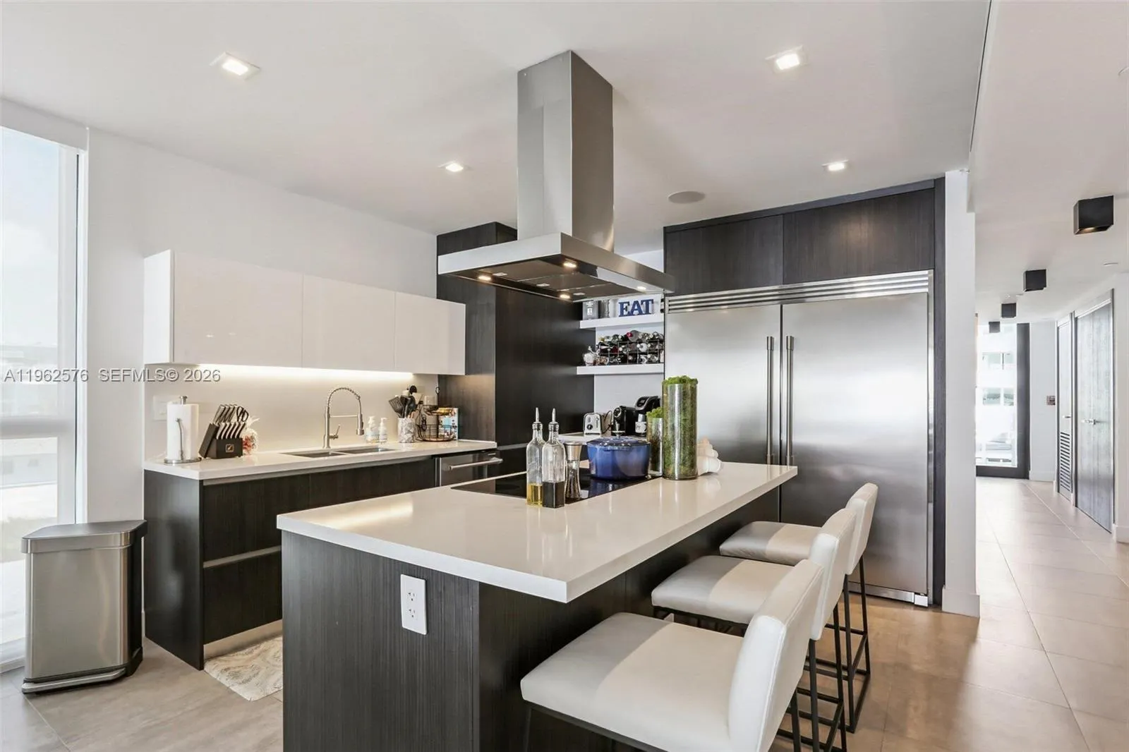 1930 Bay Dr Fith Level Un 0, Miami Beach, Florida, Miami Beach, Florida 33141, 3 Bedrooms Bedrooms, 8 Rooms Rooms,3 BathroomsBathrooms,Residential,For Sale,1930 Bay Dr Fith Level Un 0, Miami Beach, Florida ,A11962576