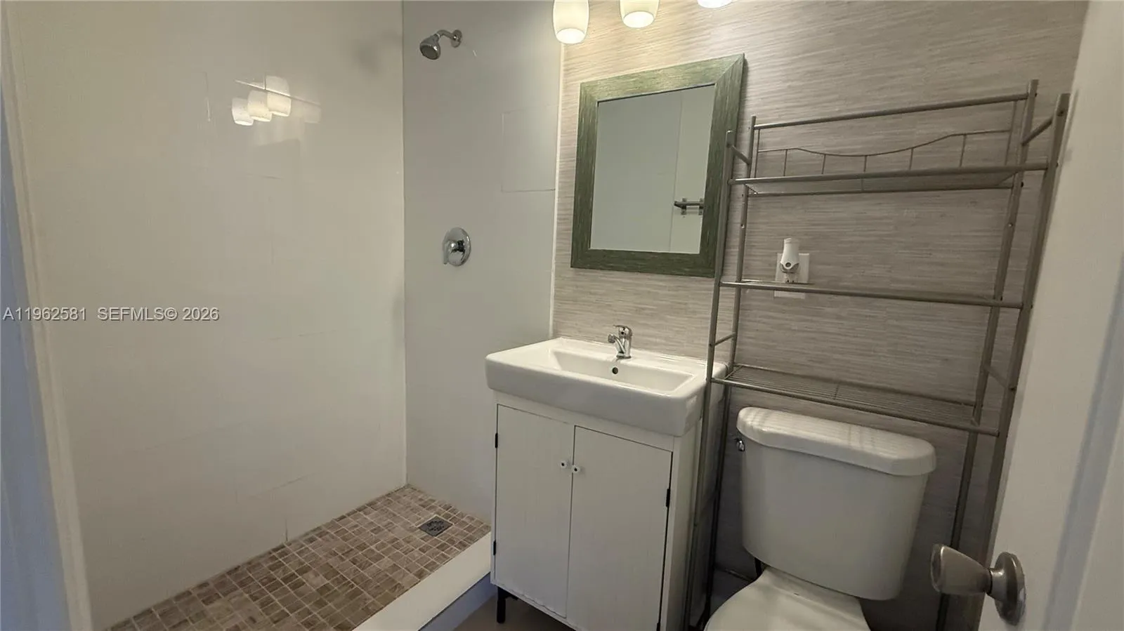 560 Ne 67th St 4, Miami, Florida 33138, Miami, Florida 33138, ,1 BathroomBathrooms,Residential Lease,For Rent,560 Ne 67th St 4, Miami, Florida 33138,A11962581