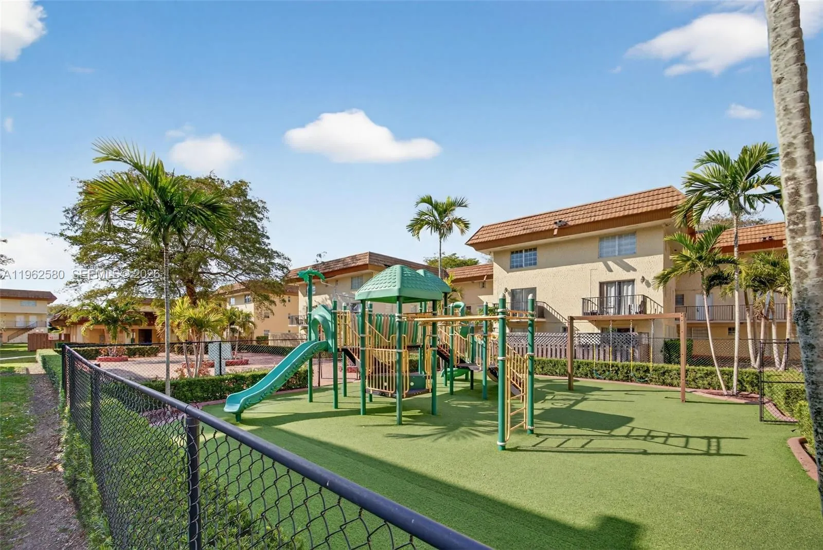 8550 Sw 109th Ave 5-110, Miami, Florida 33173, Miami, Florida 33173, 2 Bedrooms Bedrooms, ,2 BathroomsBathrooms,Residential,For Sale,8550 Sw 109th Ave 5-110, Miami, Florida 33173,A11962580
