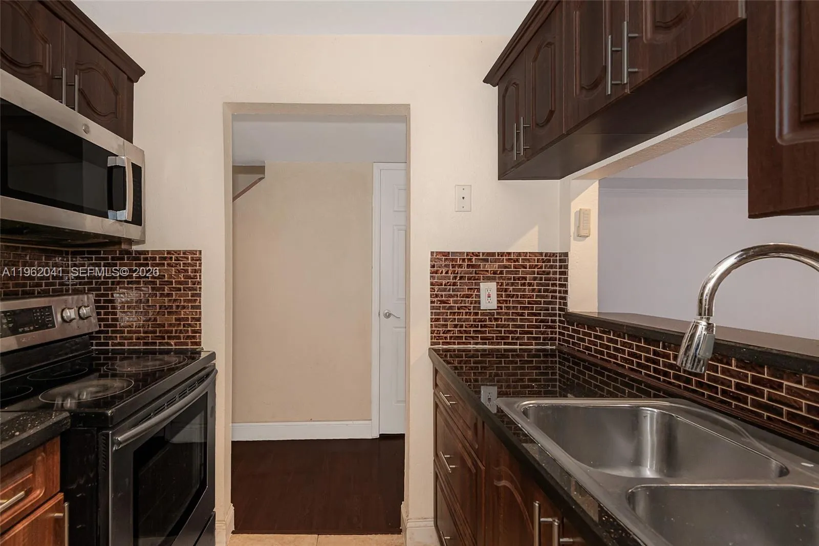 270 Nw 107th Ave 208, Miami, Florida 33172, Miami, Florida 33172, 2 Bedrooms Bedrooms, ,1 BathroomBathrooms,Residential,For Sale,270 Nw 107th Ave 208, Miami, Florida 33172,A11962041