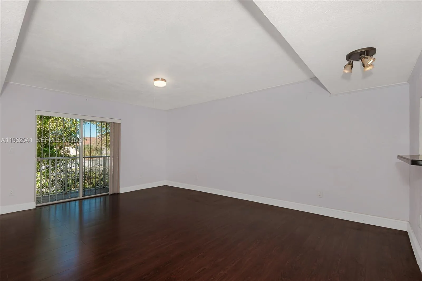 270 Nw 107th Ave 208, Miami, Florida 33172, Miami, Florida 33172, 2 Bedrooms Bedrooms, ,1 BathroomBathrooms,Residential,For Sale,270 Nw 107th Ave 208, Miami, Florida 33172,A11962041