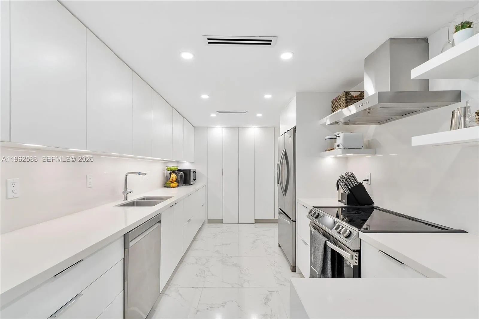 1121 Crandon Blvd D806, Key Biscayne, Florida 3314, Key Biscayne, Florida 33149, 2 Bedrooms Bedrooms, ,2 BathroomsBathrooms,Residential Lease,For Rent,1121 Crandon Blvd D806, Key Biscayne, Florida 3314,A11962588