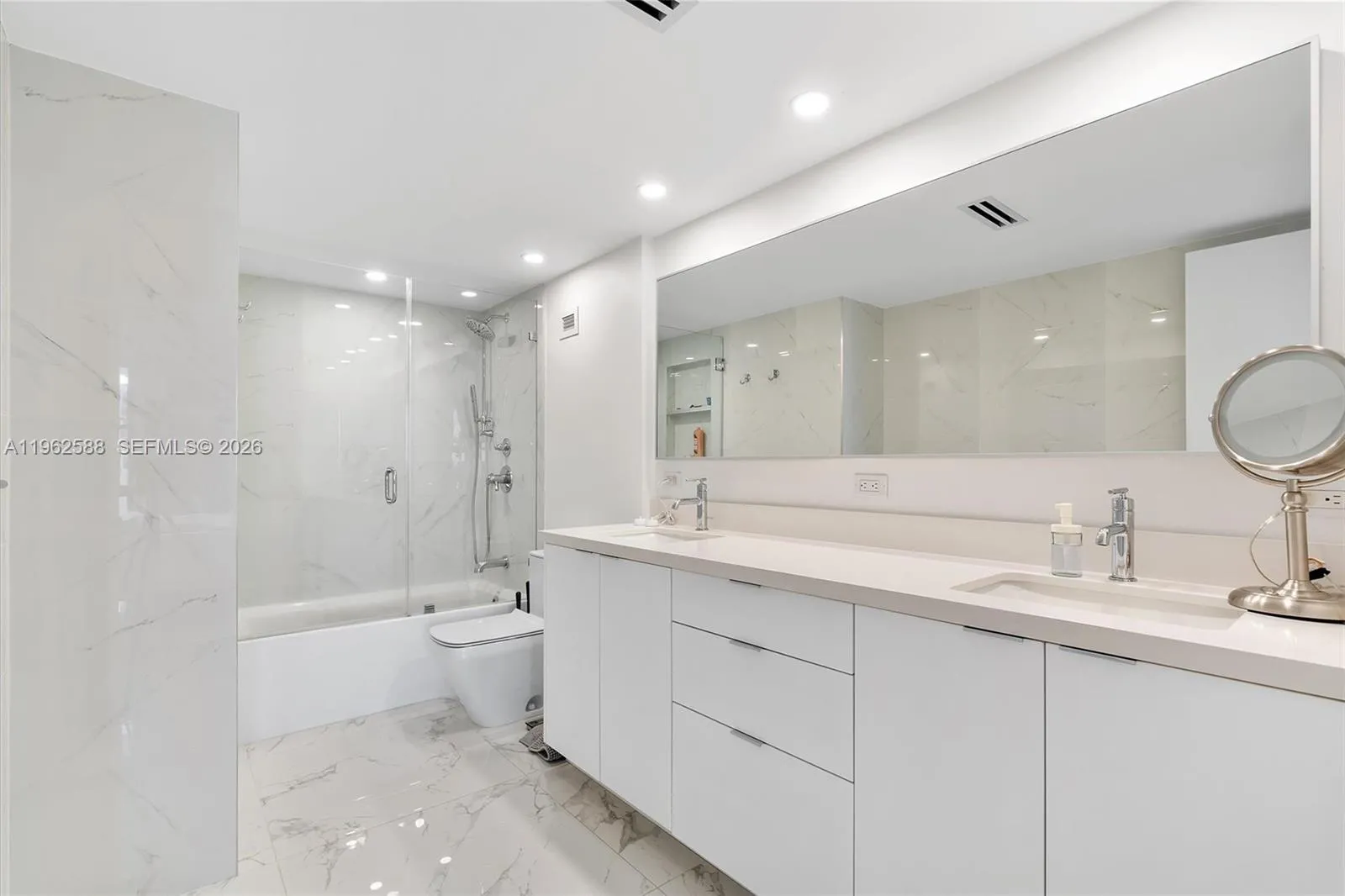 1121 Crandon Blvd D806, Key Biscayne, Florida 3314, Key Biscayne, Florida 33149, 2 Bedrooms Bedrooms, ,2 BathroomsBathrooms,Residential Lease,For Rent,1121 Crandon Blvd D806, Key Biscayne, Florida 3314,A11962588