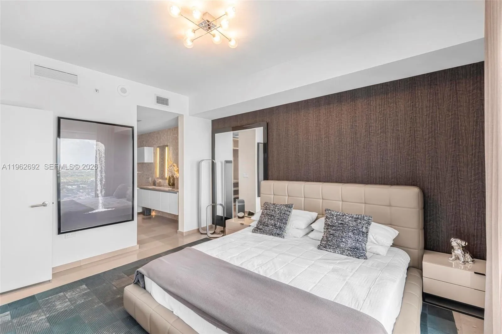 88 Sw 7th St 3806, Miami, Florida 33130, Miami, Florida 33130, 1 Bedroom Bedrooms, ,1 BathroomBathrooms,Residential,For Sale,88 Sw 7th St 3806, Miami, Florida 33130,A11962692