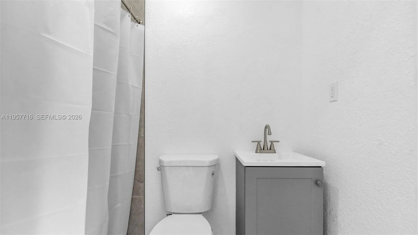 Miami, Florida 33173, 1 Bedroom Bedrooms, ,1 BathroomBathrooms,Residential Lease,For Rent,A11957716