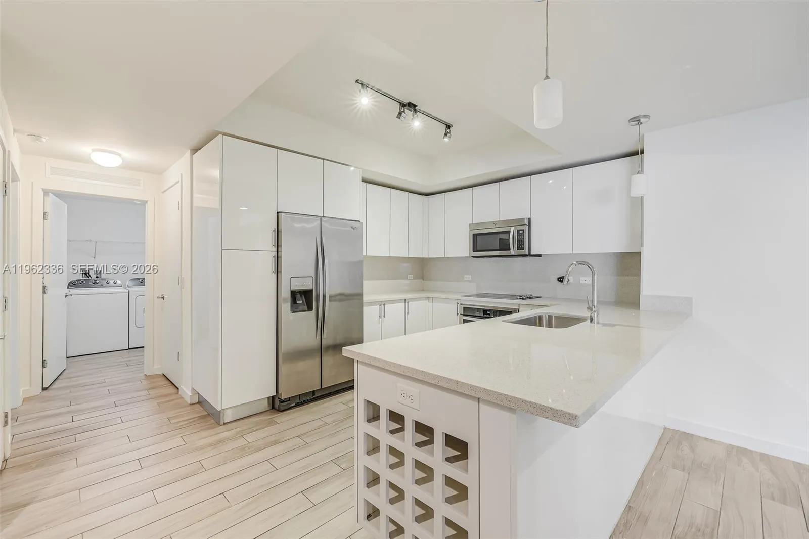 999 Sw 1st Ave 1916, Miami, Florida 33130, Miami, Florida 33130, 2 Bedrooms Bedrooms, ,2 BathroomsBathrooms,Residential,For Sale,999 Sw 1st Ave 1916, Miami, Florida 33130,A11962336