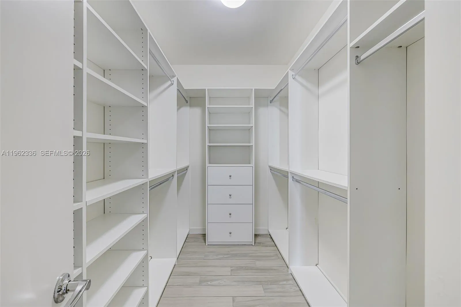 999 Sw 1st Ave 1916, Miami, Florida 33130, Miami, Florida 33130, 2 Bedrooms Bedrooms, ,2 BathroomsBathrooms,Residential,For Sale,999 Sw 1st Ave 1916, Miami, Florida 33130,A11962336