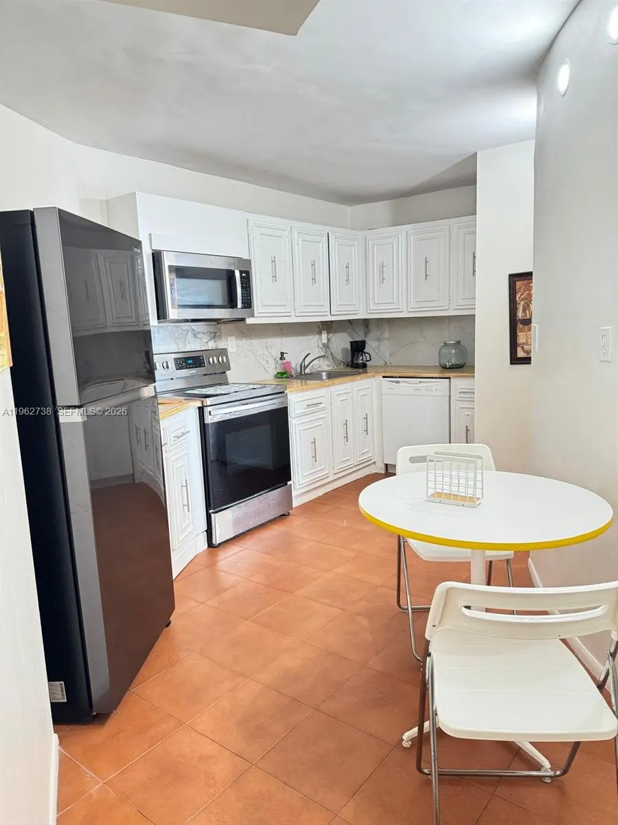 800 Parkview Dr 912, Hallandale Beach, Florida 330, Hallandale Beach, Florida 33009, 1 Bedroom Bedrooms, ,1 BathroomBathrooms,Residential Lease,For Rent,800 Parkview Dr 912, Hallandale Beach, Florida 330,A11962738