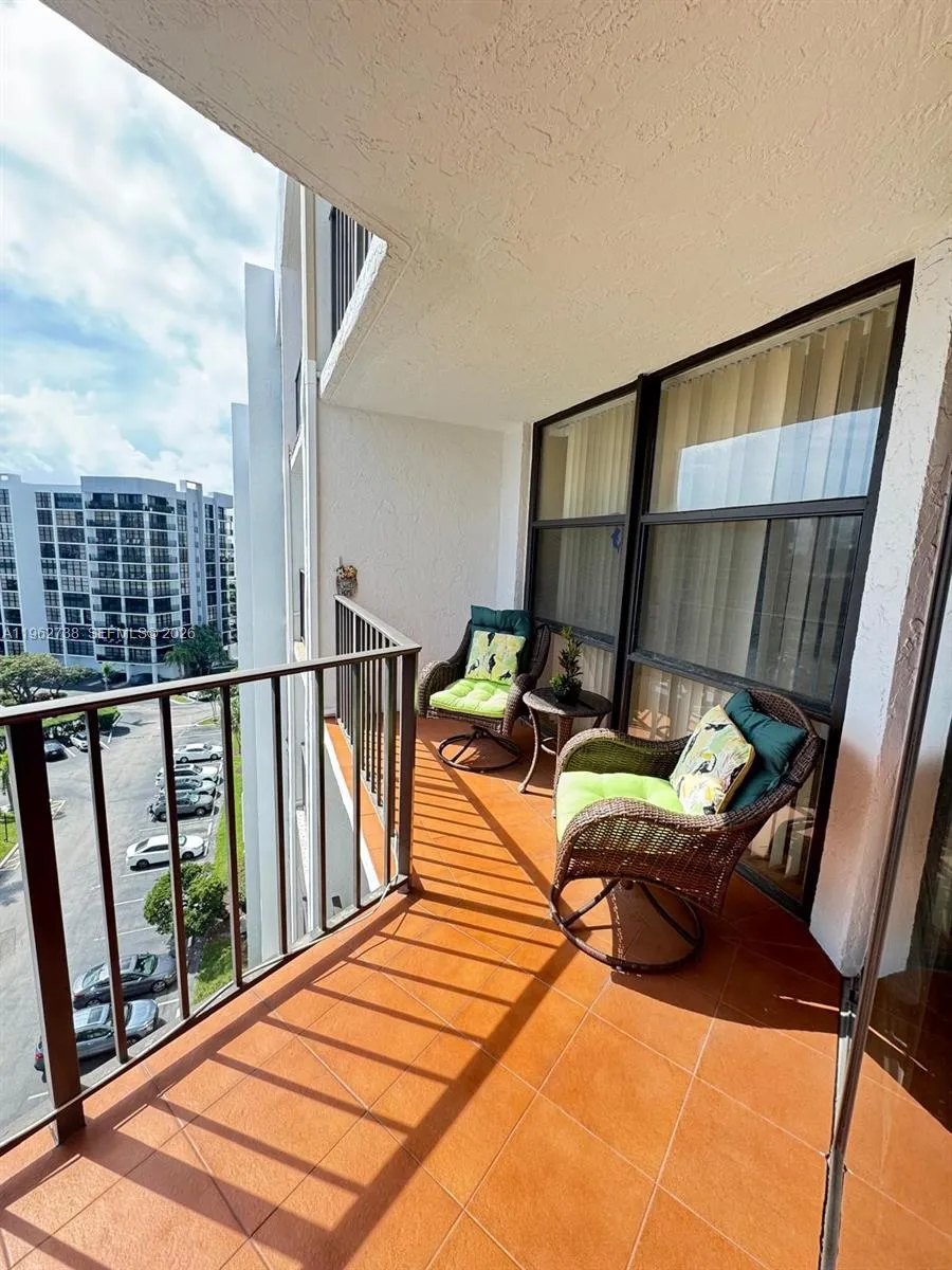 800 Parkview Dr 912, Hallandale Beach, Florida 330, Hallandale Beach, Florida 33009, 1 Bedroom Bedrooms, ,1 BathroomBathrooms,Residential Lease,For Rent,800 Parkview Dr 912, Hallandale Beach, Florida 330,A11962738