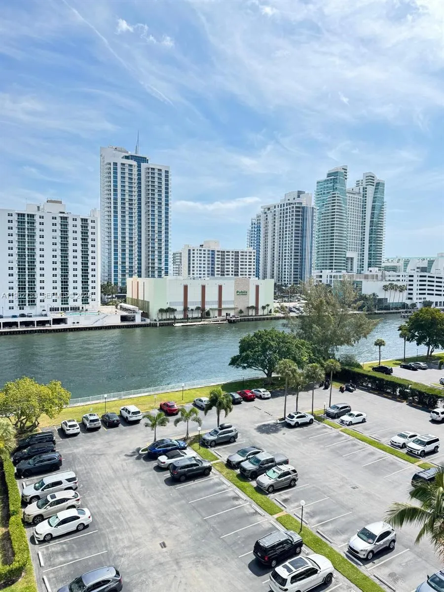 800 Parkview Dr 912, Hallandale Beach, Florida 330, Hallandale Beach, Florida 33009, 1 Bedroom Bedrooms, ,1 BathroomBathrooms,Residential Lease,For Rent,800 Parkview Dr 912, Hallandale Beach, Florida 330,A11962738