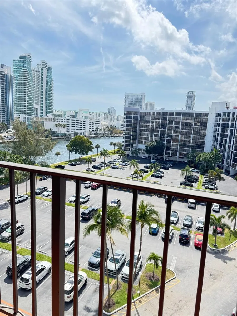 800 Parkview Dr 912, Hallandale Beach, Florida 330, Hallandale Beach, Florida 33009, 1 Bedroom Bedrooms, ,1 BathroomBathrooms,Residential Lease,For Rent,800 Parkview Dr 912, Hallandale Beach, Florida 330,A11962738