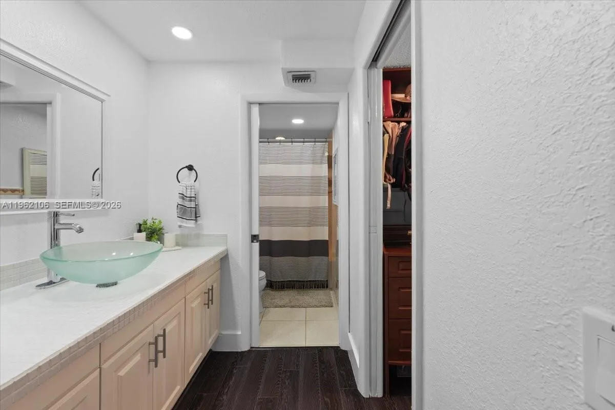 8075 Sw 107th Ave 221, Miami, Florida 33173, Miami, Florida 33173, 1 Bedroom Bedrooms, ,1 BathroomBathrooms,Residential Lease,For Rent,8075 Sw 107th Ave 221, Miami, Florida 33173,A11962106