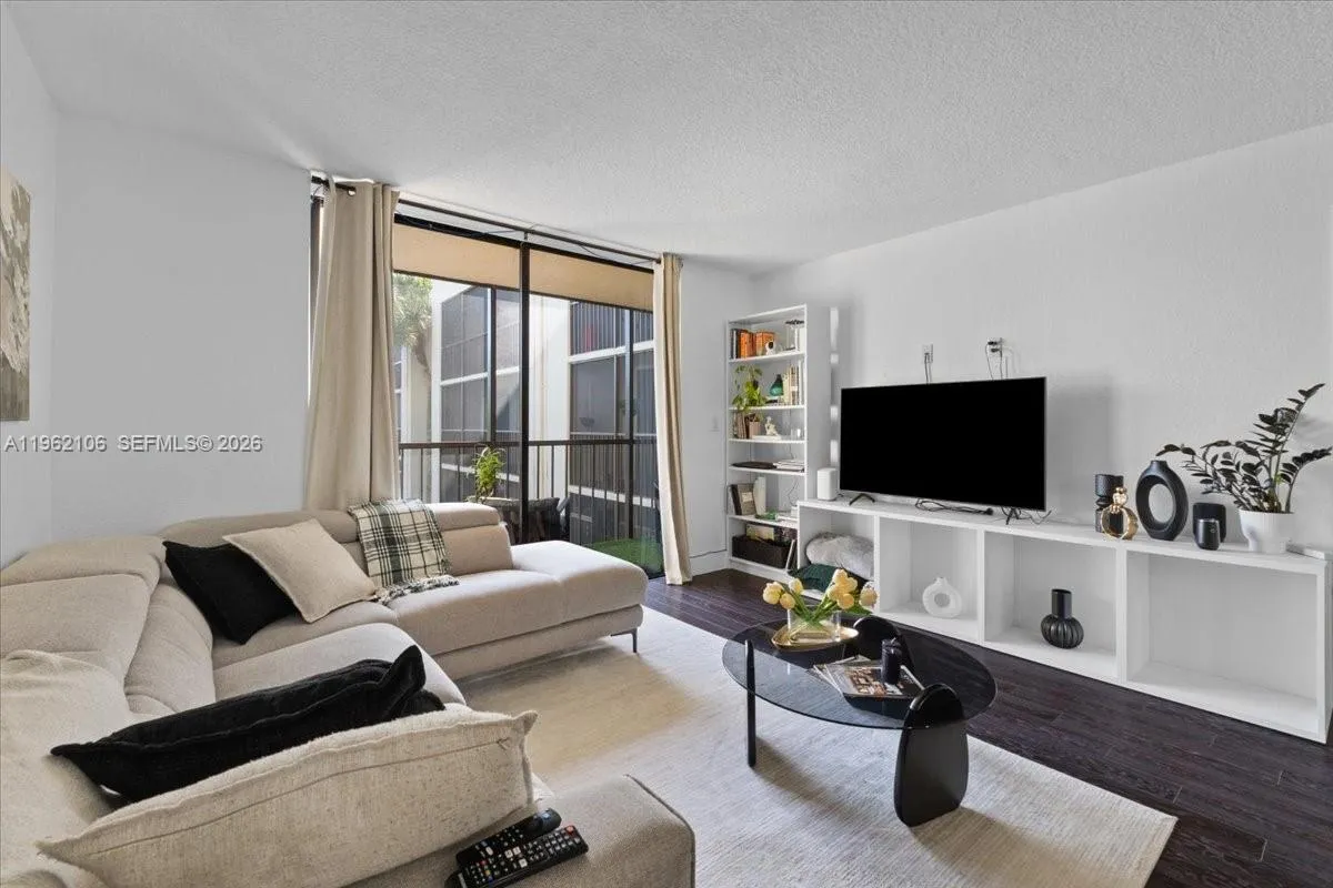 8075 Sw 107th Ave 221, Miami, Florida 33173, Miami, Florida 33173, 1 Bedroom Bedrooms, ,1 BathroomBathrooms,Residential Lease,For Rent,8075 Sw 107th Ave 221, Miami, Florida 33173,A11962106