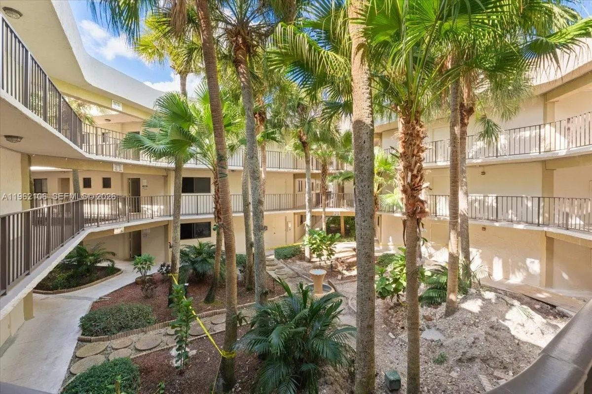 8075 Sw 107th Ave 221, Miami, Florida 33173, Miami, Florida 33173, 1 Bedroom Bedrooms, ,1 BathroomBathrooms,Residential Lease,For Rent,8075 Sw 107th Ave 221, Miami, Florida 33173,A11962106