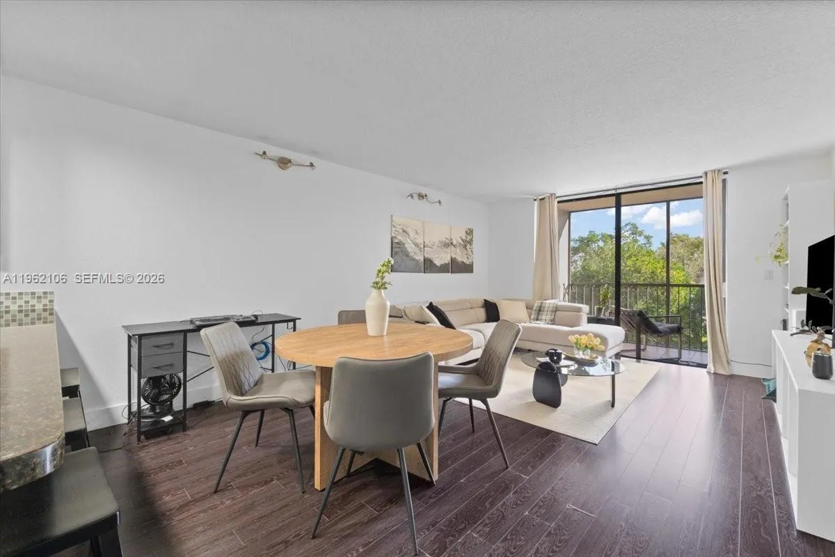 8075 Sw 107th Ave 221, Miami, Florida 33173, Miami, Florida 33173, 1 Bedroom Bedrooms, ,1 BathroomBathrooms,Residential Lease,For Rent,8075 Sw 107th Ave 221, Miami, Florida 33173,A11962106
