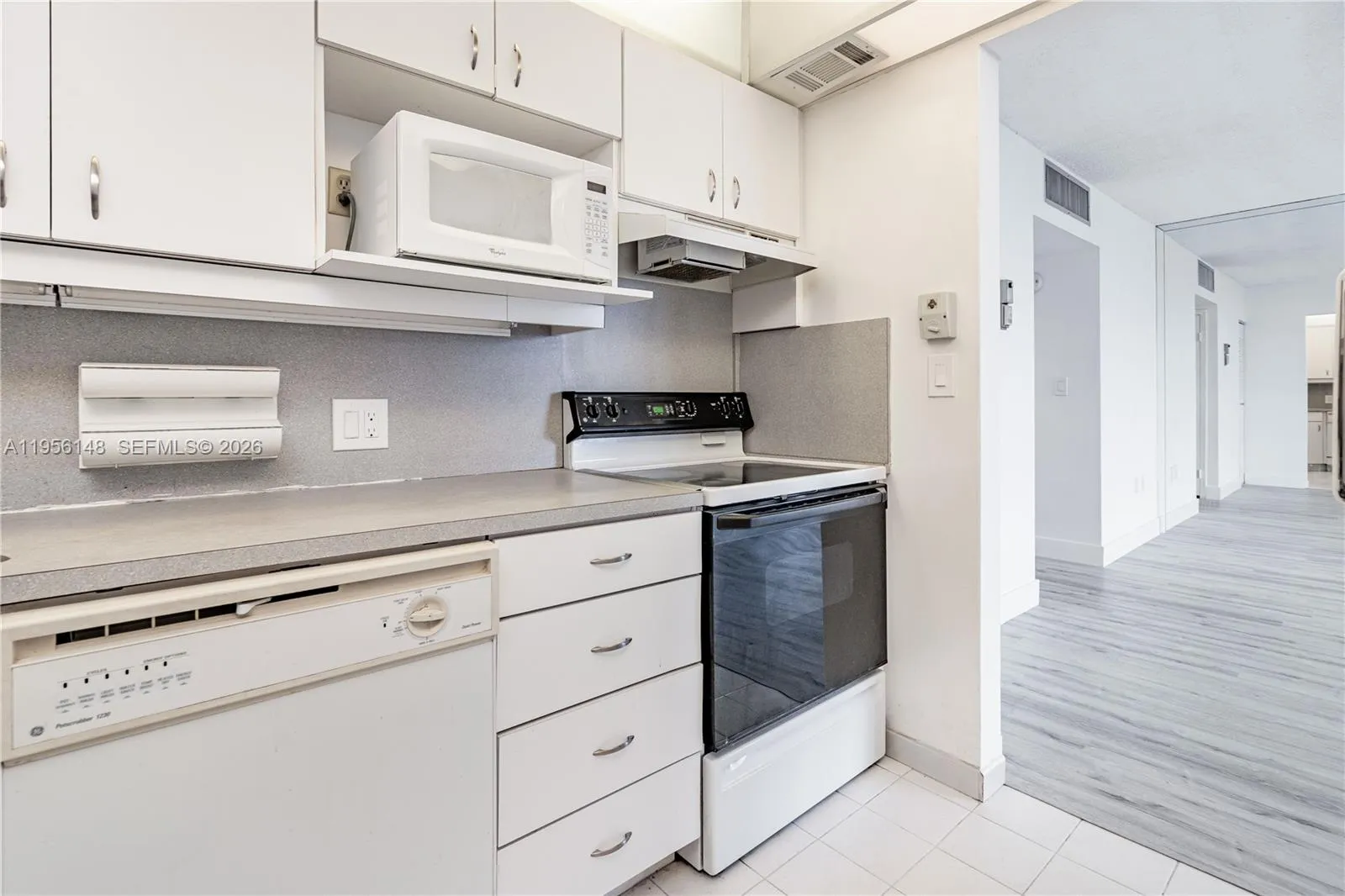 3625 N Country Club Dr 901, Aventura, Florida 3318, Aventura, Florida 33180, 1 Bedroom Bedrooms, ,1 BathroomBathrooms,Residential,For Sale,3625 N Country Club Dr 901, Aventura, Florida 3318,A11956148